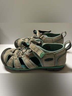 Keen Kids Gray and Teal Closed-Toe Sport Sandals